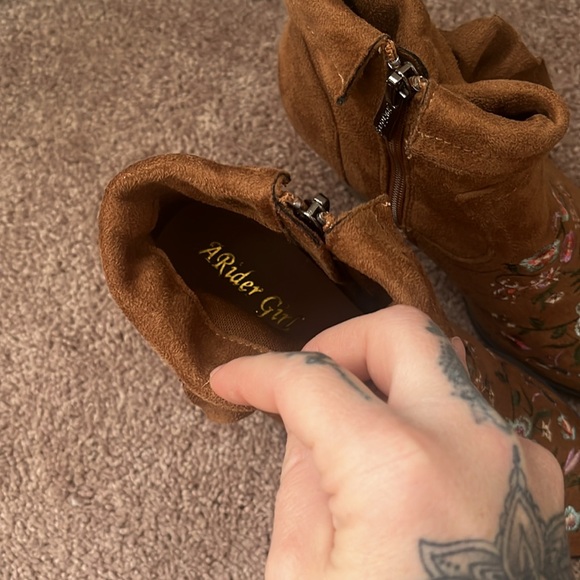 Boho embroidered ankle boots size 6 - Picture 6 of 8